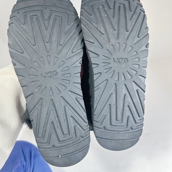 UGG Australia Bailey Button Triplet Tall Black Shearling Winter Boots Size 9 - Picture 7 of 10